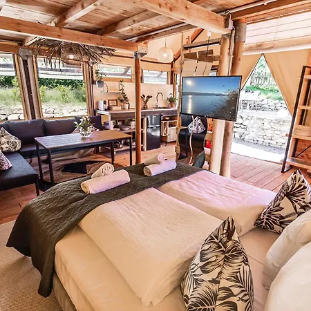 Glamping Natural Living Bodensee Naehe Mit Terasse, Grill, Smart Tv * Rielasingen-Worblingen